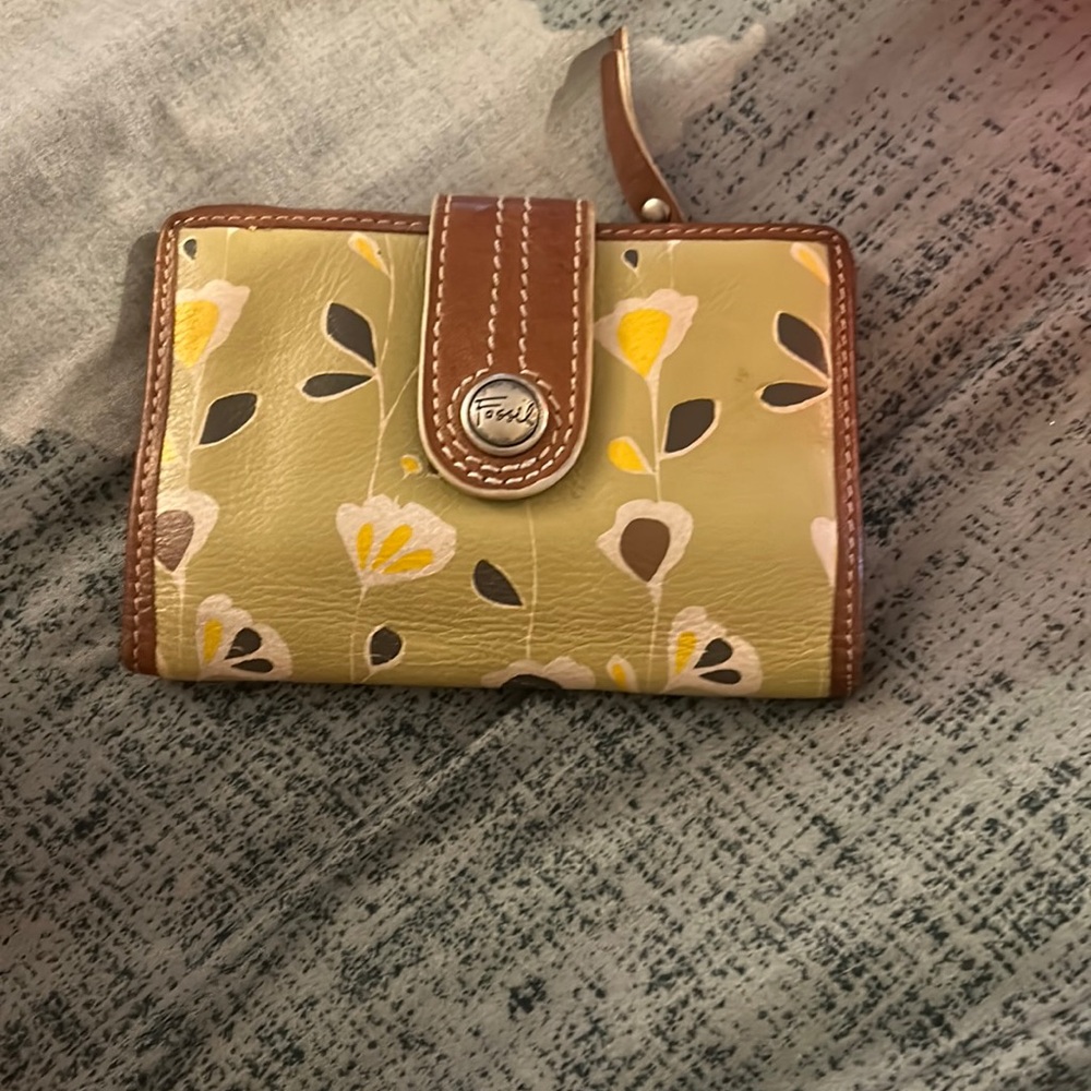 Leather fossil wallet